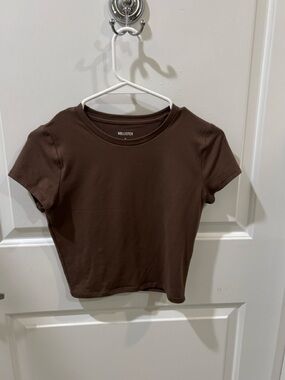 Hollister Soft Strech Seamless Fabric Crew Baby Tee